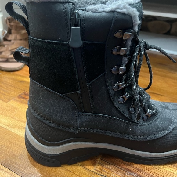 Snow Boots NEVER WORN Insulated Black and Grey - Picture 2 of 5